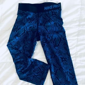 NIKE PRO Capri